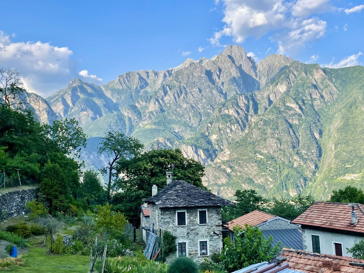Maison Leonardo à 420 m d'altitude, vue montagne et bain à remous - Photo 10