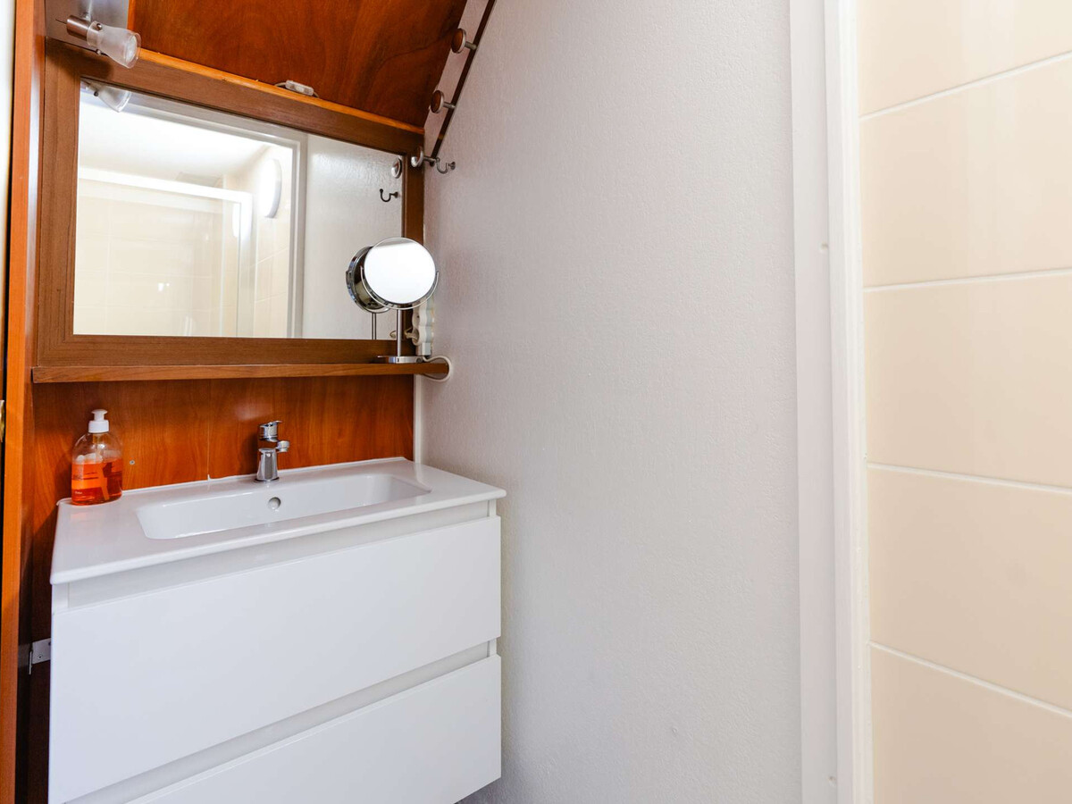 Studio mezzanine climatisé avec piscine à Gruissan - Photo 10