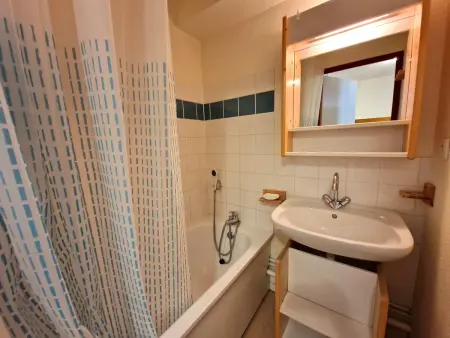 Charmant 3 pièces pour 6 pers. avec balcon, proche télésiège et centre, Modane - Photo 3