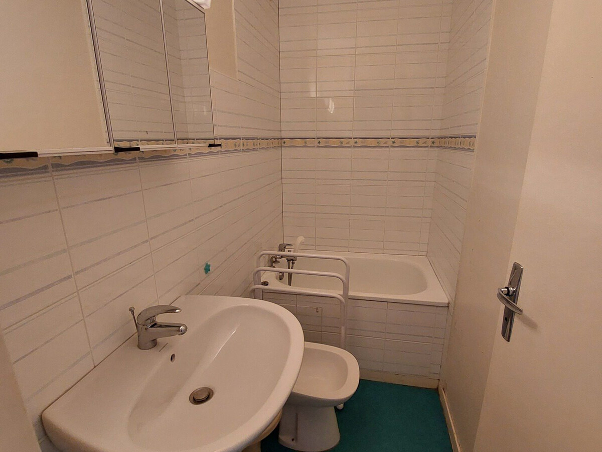 Appartement 28 m² balcon ouest, 500 m du centre, skis et vélos - Photo 5