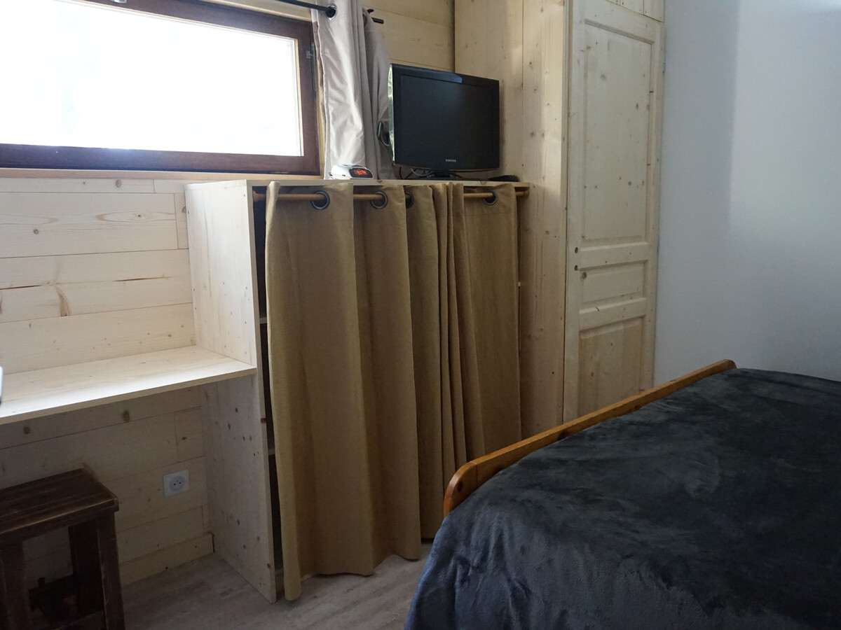 Appartement rénové 3 étoiles, balcon, proche ski - Photo 6