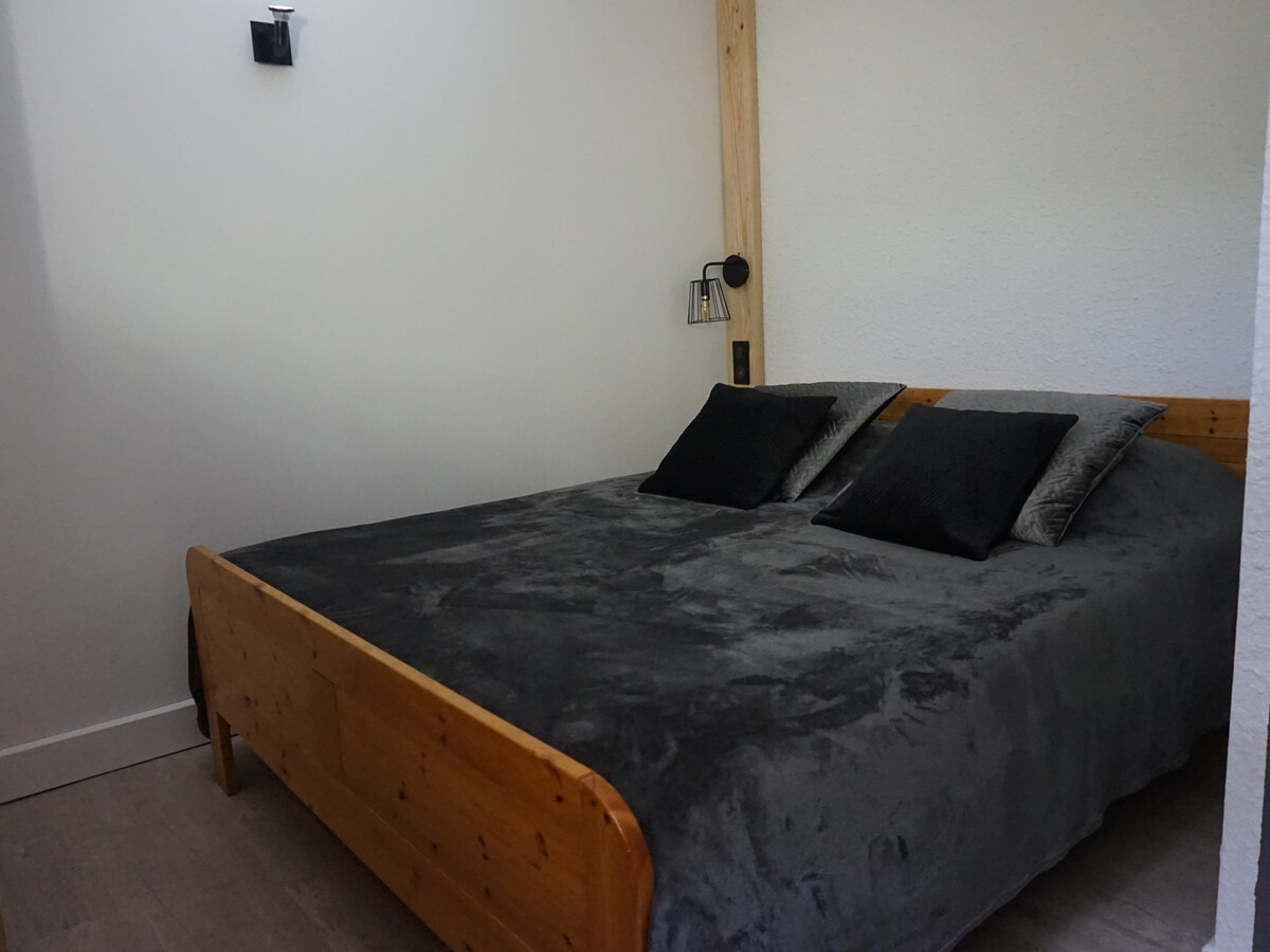 Appartement rénové 3 étoiles, balcon, proche ski - Photo 7