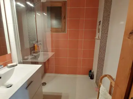 Chalet à Autrans, 3 chambres, cheminée, terrasse, parking : photo 9