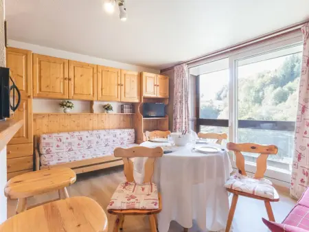 Location appartement à Le Corbier, Studio spacieux au pied des pistes avec balcon