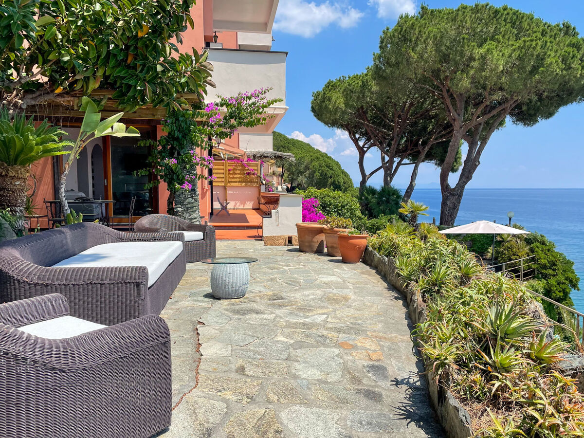 WeSea - Appartement Varazze, vue mer et jardin - Photo 2