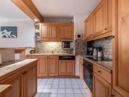 Duplex 8 pers aux pieds des pistes à Courchevel 1850 : photo 2