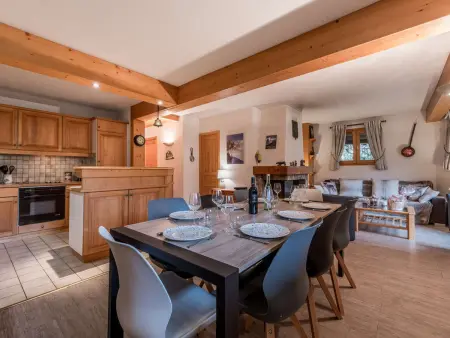 Duplex 8 pers aux pieds des pistes à Courchevel 1850 : photo 3