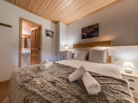 Duplex 8 pers aux pieds des pistes à Courchevel 1850 : photo 4