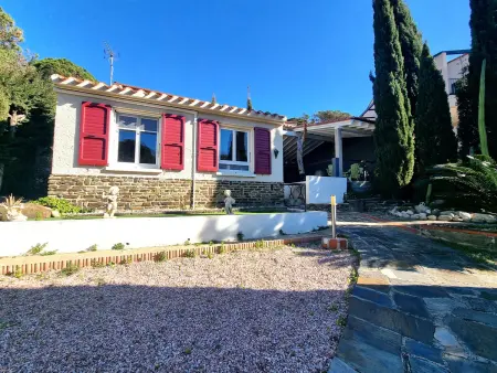 Maison rénovée à Port-Vendres, jardin et parking : photo 2