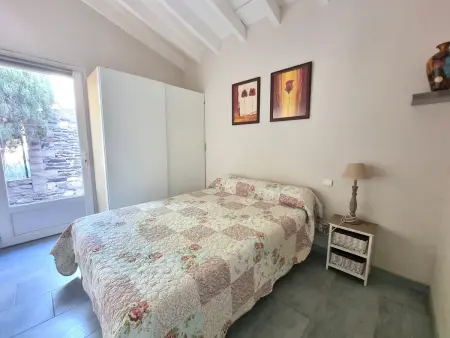 Maison rénovée à Port-Vendres, jardin et parking : photo 13