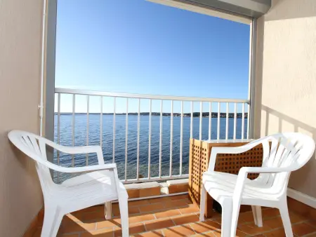 Location appartement à Balaruc les Bains, T2 rénové avec parking, climatisation à Balaruc-les-Bains