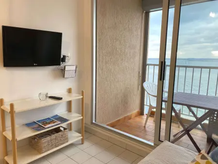 T2 rénové avec parking, climatisation à Balaruc-les-Bains : photo 8