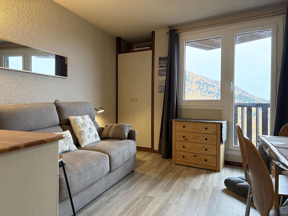 Studio 4 pers aux Orres, skis aux pieds, vue vallée - Photo 1
