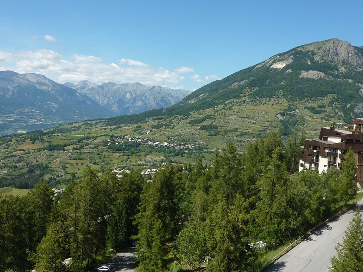 Studio 4 pers aux Orres, skis aux pieds, vue vallée - Photo 9