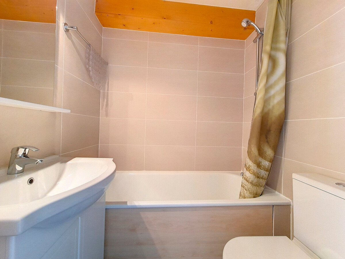 Studio 20m² aux Menuires, balcon sud, 6e étage - Photo 4