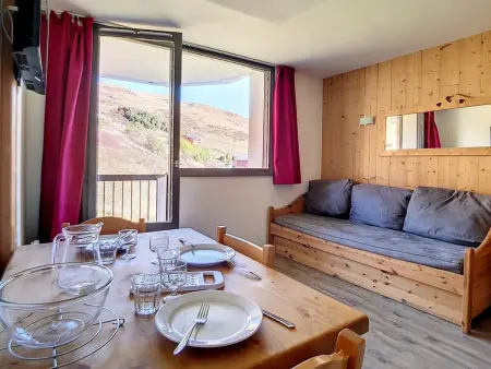 Location appartement à Les Menuires, Studio rénové proche pistes avec balcon aux Menuires