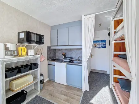 Studio 20m² balcon sud, 13e étage aux Menuires : photo 4