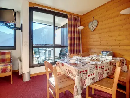 Location appartement à Les Menuires, Appartement spacieux avec balcon, proche des pistes, WIFI inclus
