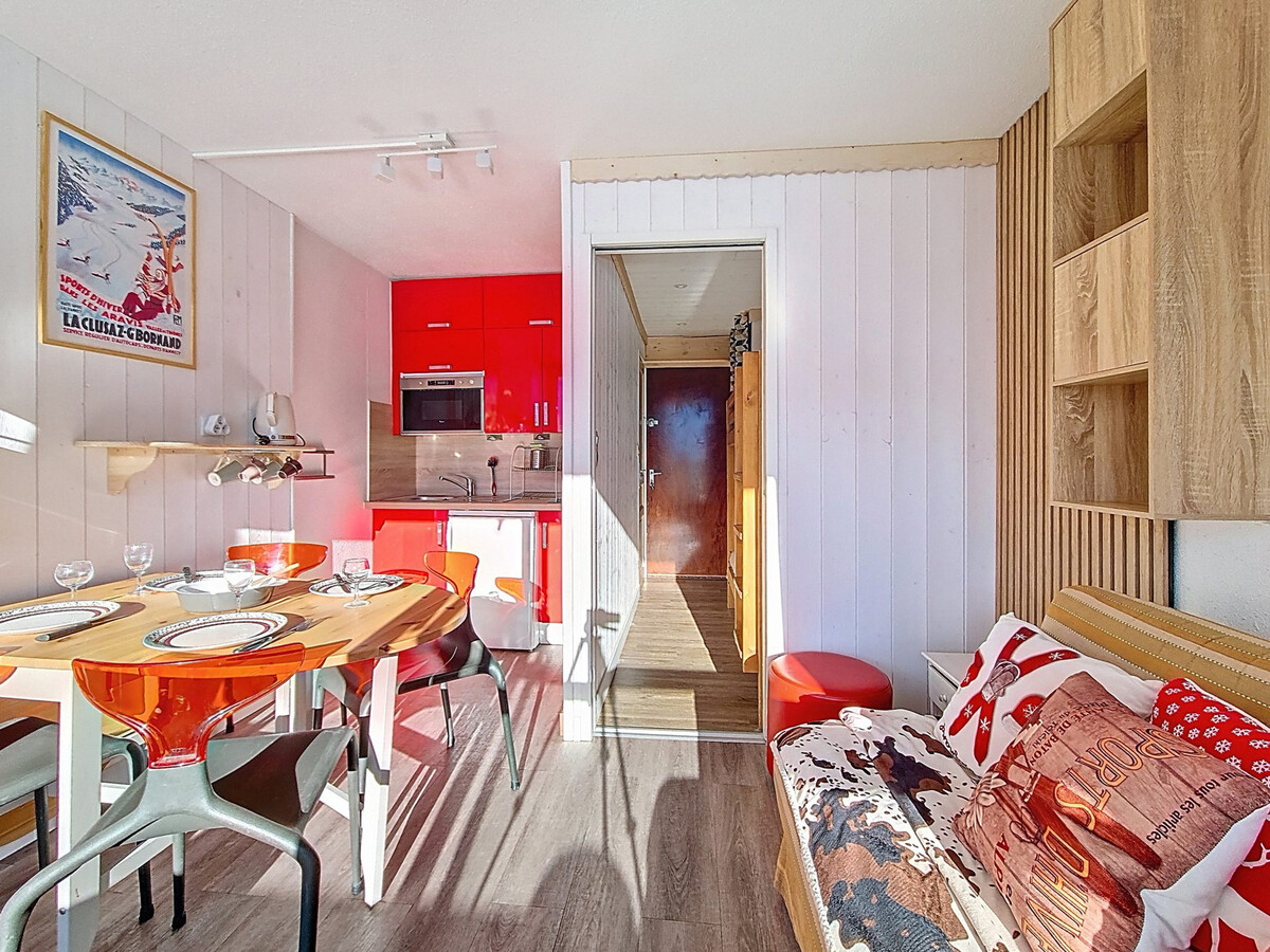 Studio rénové 2022 aux Menuires, balcon Sud, skis aux pieds - Photo 2