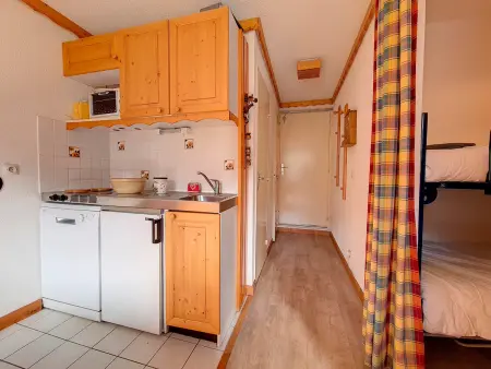Studio 25 m² aux pieds des pistes avec balcon ski : photo 2