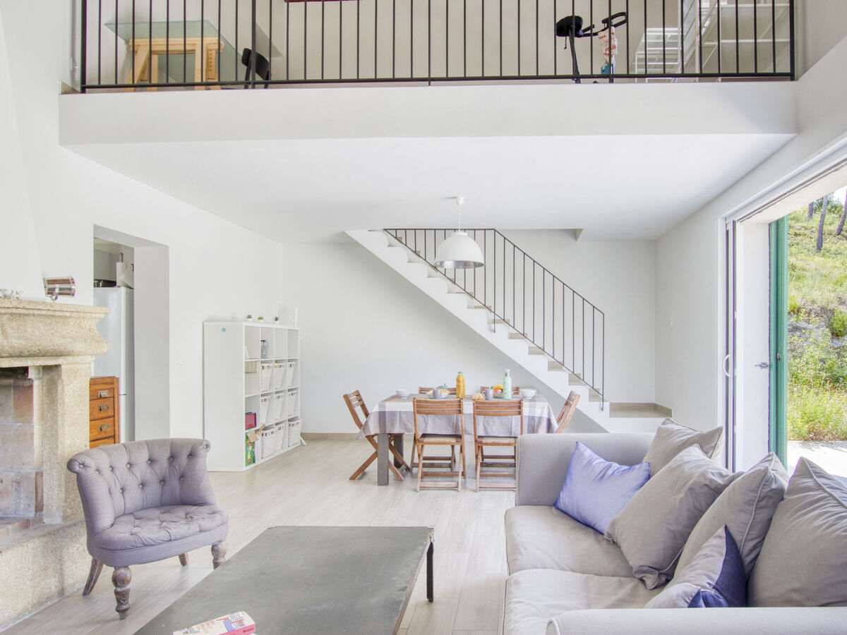 Villa 160 m² sur 5 500 m² de terrain à Saint-Cyr-sur-Mer - Photo 1