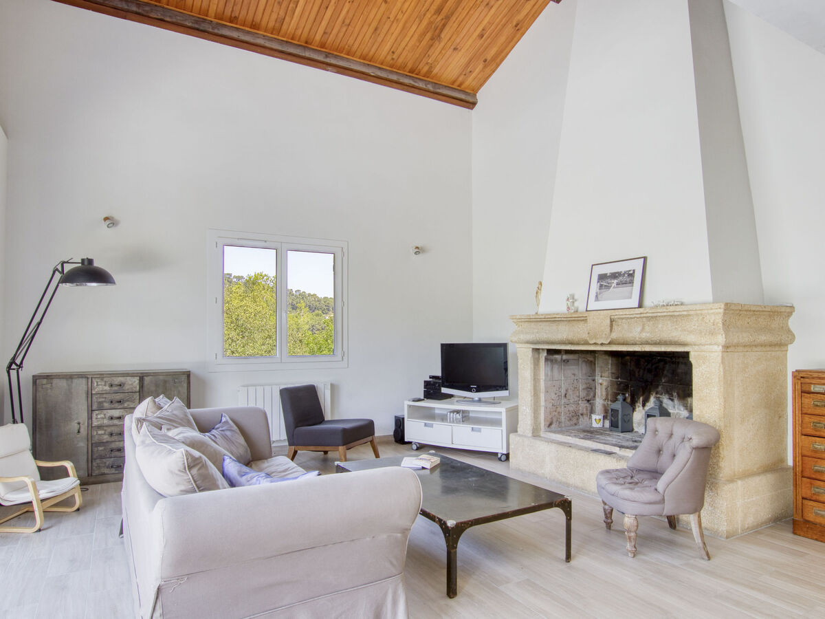 Villa 160 m² sur 5 500 m² de terrain à Saint-Cyr-sur-Mer - Photo 2