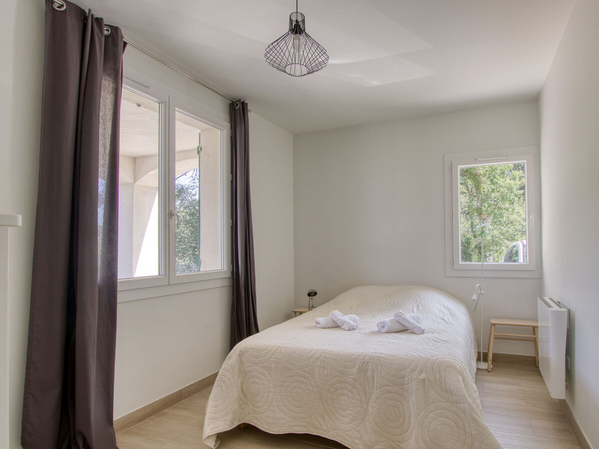 Villa 160 m² sur 5 500 m² de terrain à Saint-Cyr-sur-Mer - Photo 11
