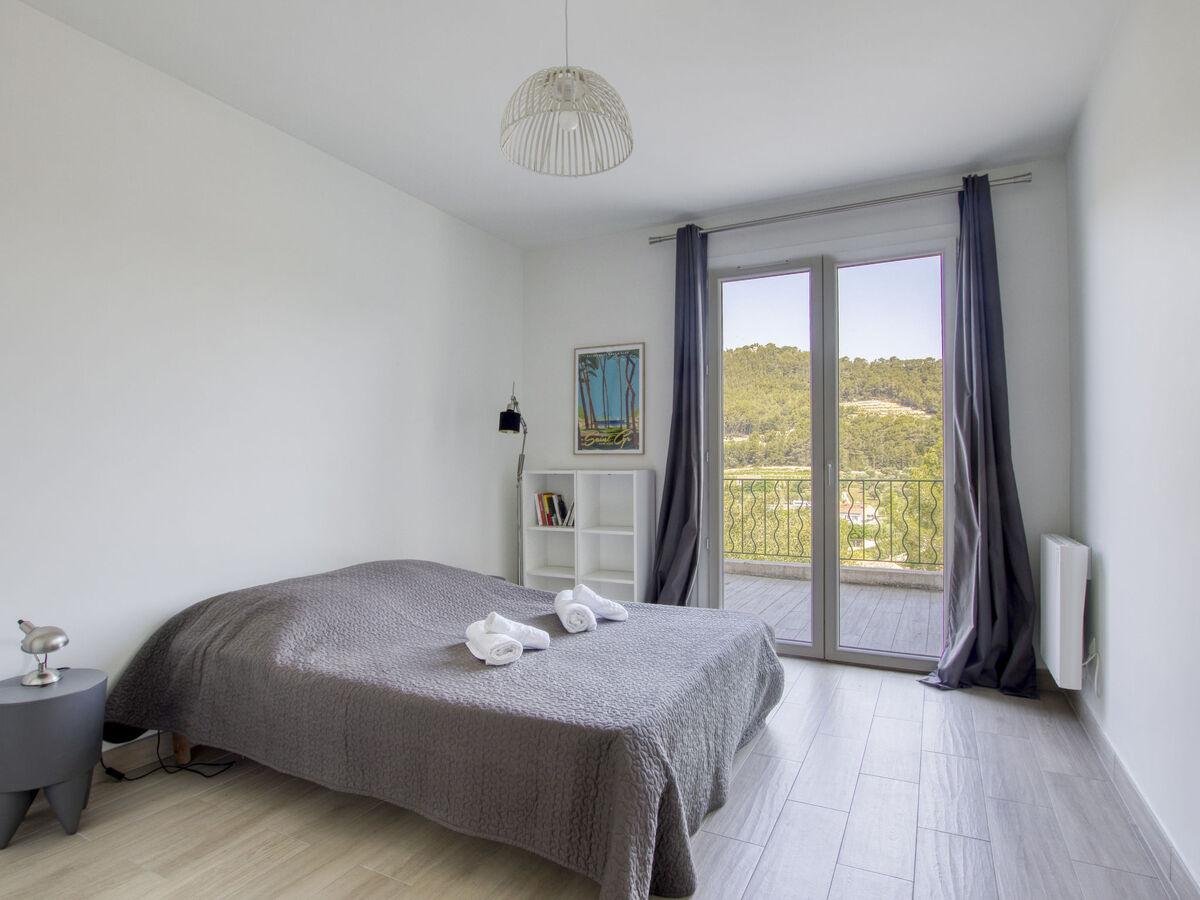 Villa 160 m² sur 5 500 m² de terrain à Saint-Cyr-sur-Mer - Photo 17
