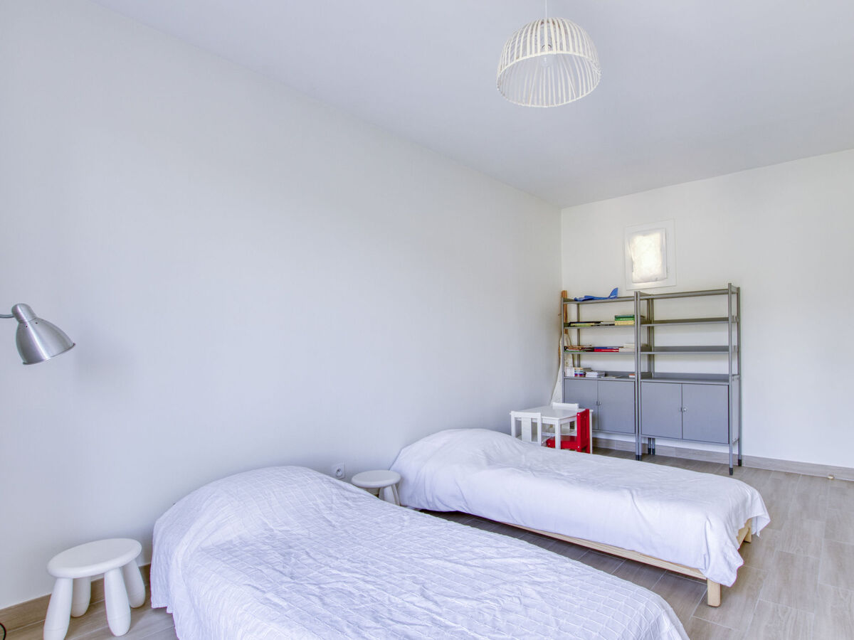 Villa 160 m² sur 5 500 m² de terrain à Saint-Cyr-sur-Mer - Photo 19
