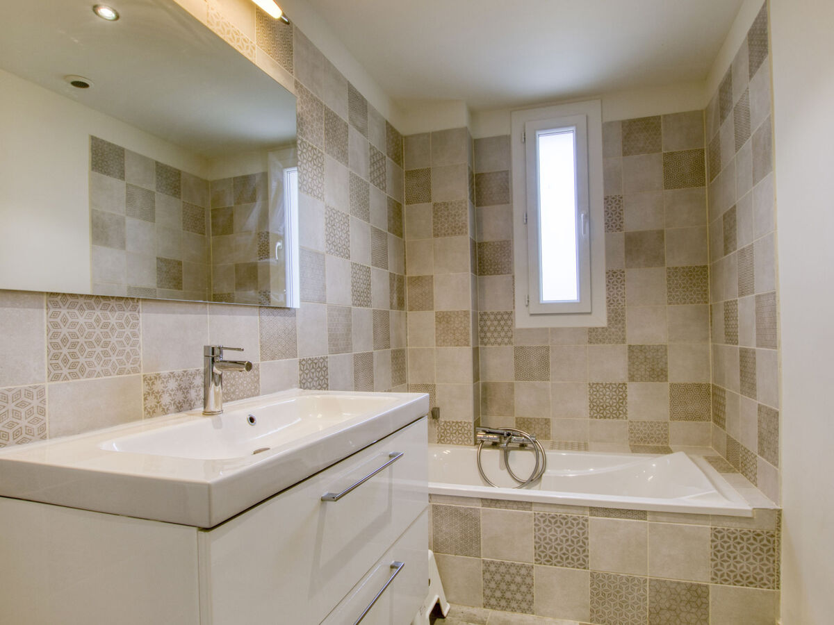 Villa 160 m² sur 5 500 m² de terrain à Saint-Cyr-sur-Mer - Photo 20