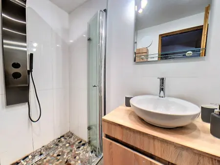 Chalet confortable 8-10 pers. près des pistes, terrasse, parking privé - Photo 10