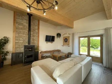 Gîte en grange avec cabane enfants et piscine chauffée : photo 4