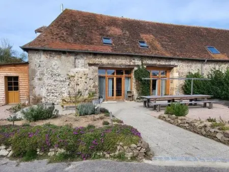 Gîte en grange avec cabane enfants et piscine chauffée : photo 24