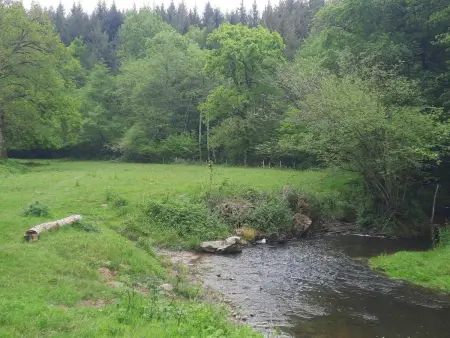 Gîte en grange avec cabane enfants et piscine chauffée : photo 34