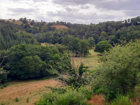 Gîte en grange avec cabane enfants et piscine chauffée : photo 35