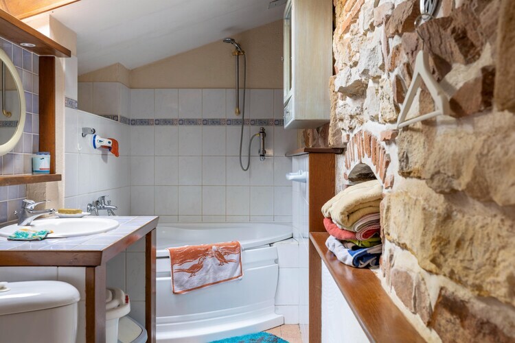 La Maison aux Volets Rouges – Rouy, piscine et jardin - Photo 22