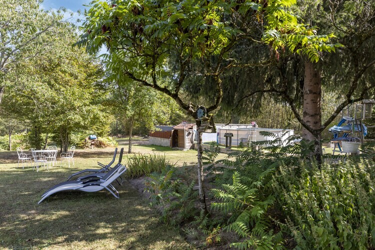 La Maison aux Volets Rouges – Rouy, piscine et jardin - Photo 29
