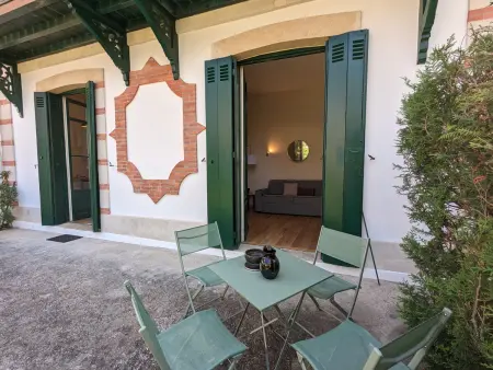 Location appartement à Arcachon, Studio avec Terrasse et Jardin dans Belle Maison Arcachonnaise, Proche Plages et Centre-Ville