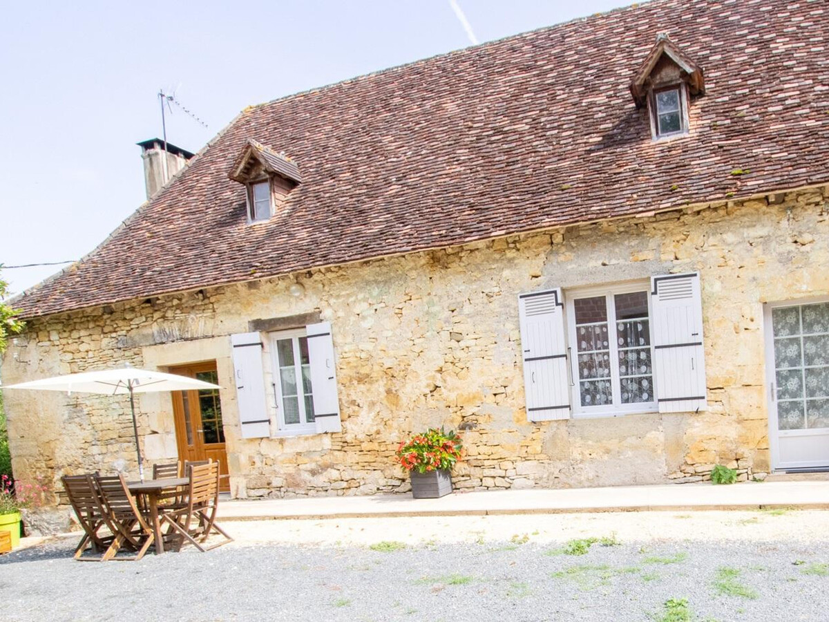 Gîte 6 personnes à Tourtoirac, cour fermée et jeux - Photo 1