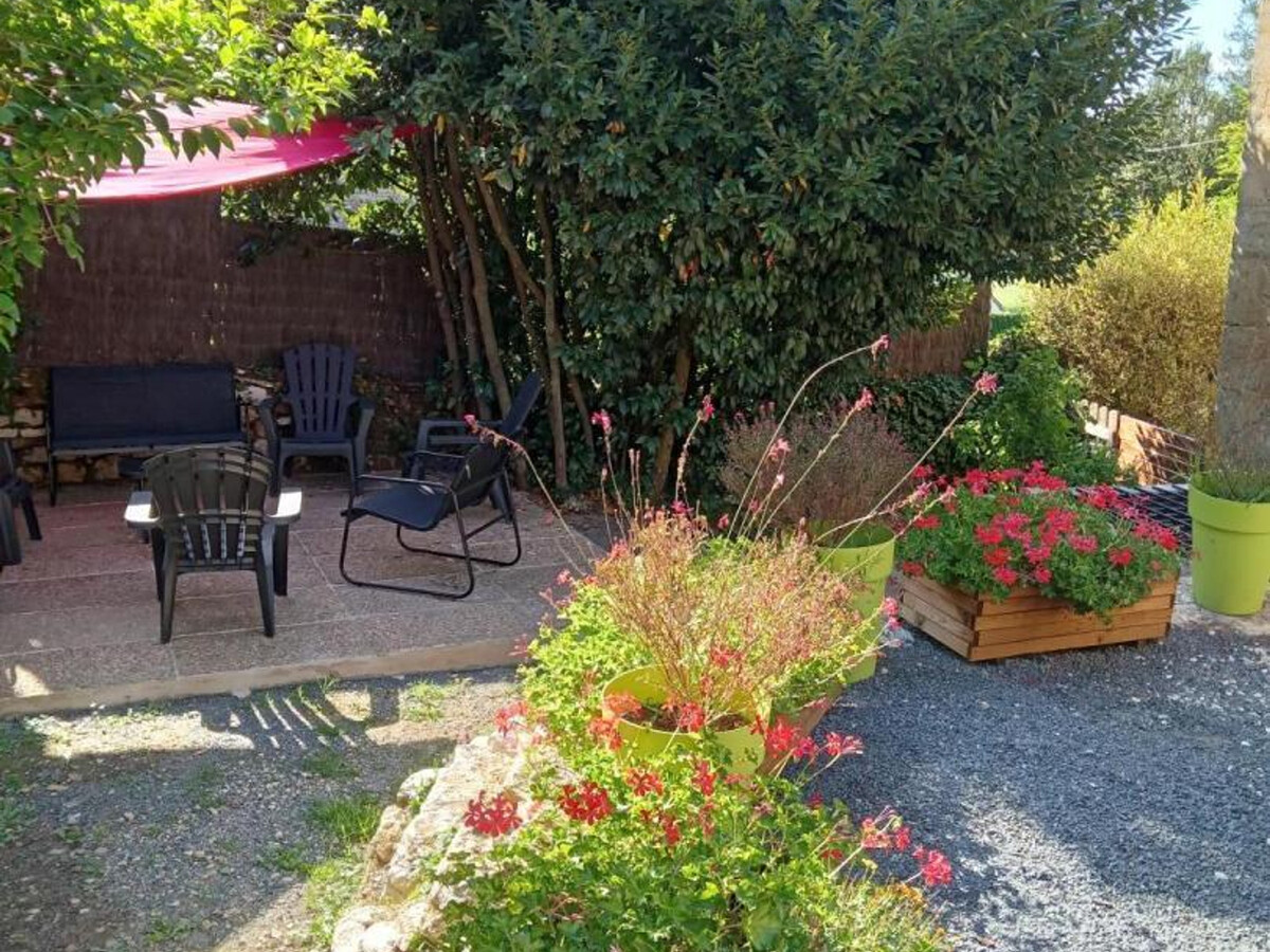 Gîte 6 personnes à Tourtoirac, cour fermée et jeux - Photo 2