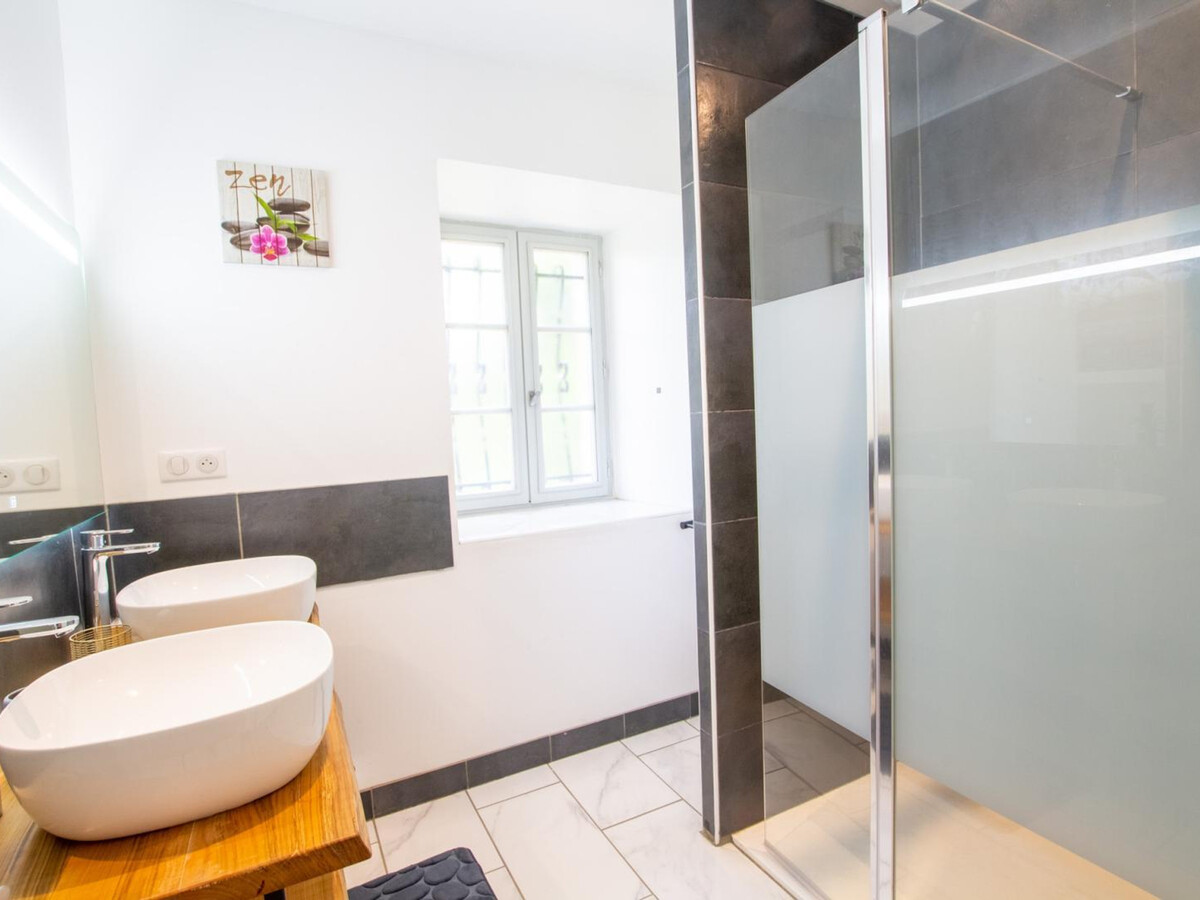 Gîte 6 personnes à Tourtoirac, cour fermée et jeux - Photo 13