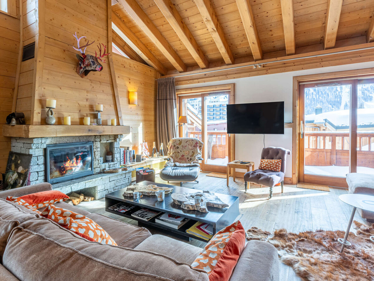 Appartement 5 pièces luxe, 111m² avec cheminée à Val-d'Isère - Photo 2