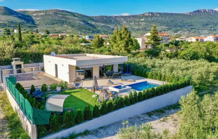 Location maison à Kastel Novi