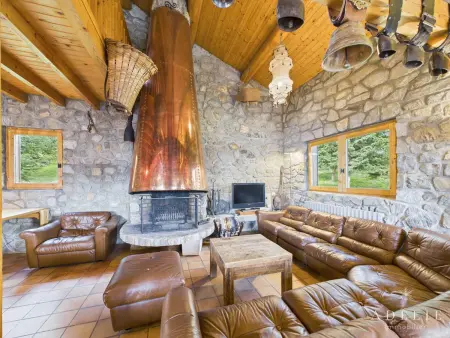 Location chalet à Montvalezan La Rosière, Chalet Savoyard pour 18 pers, proche pistes et commerces, cheminée, balcon, navette gratuite