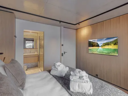 Chalet de luxe avec jacuzzi et vues panoramiques à Courchevel 1650 : photo 12