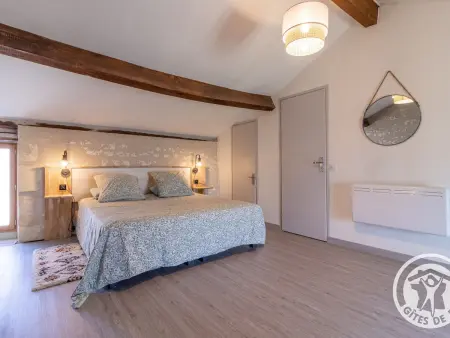 Gîte en tuffeau à Vaudelnay, poêle à bois et terrasse : photo 4