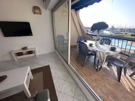 T2 avec piscine et vue port, à 100 m de la plage à Port Camargue : photo 4