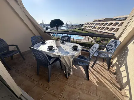 T2 avec piscine et vue port, à 100 m de la plage à Port Camargue : photo 5