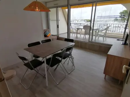 Appartement T3 vue port avec piscine et parking à Port Camargue : photo 6