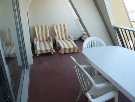 Appartement 2 pièces vue port, terrasse et piscine à Port Camargue : photo 3